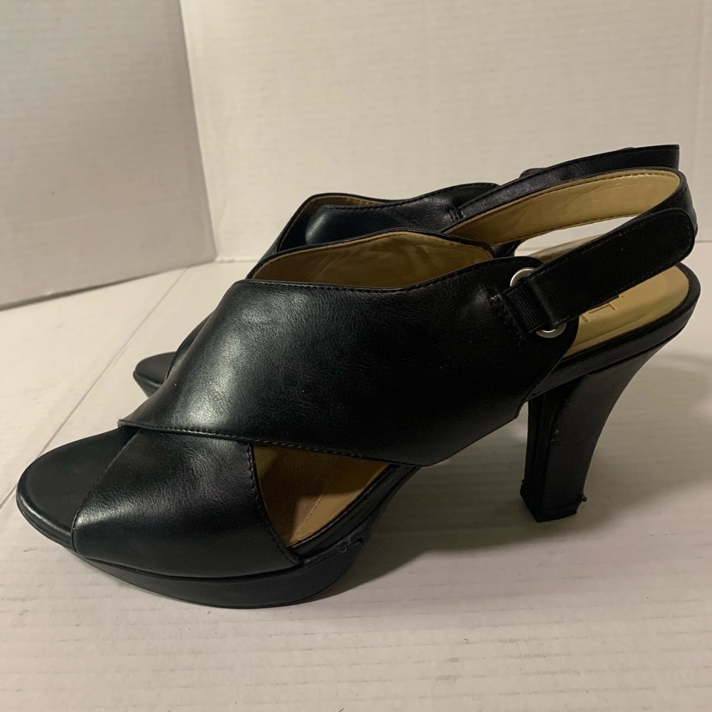 Naturalizer Black Heel Sandal 9M
